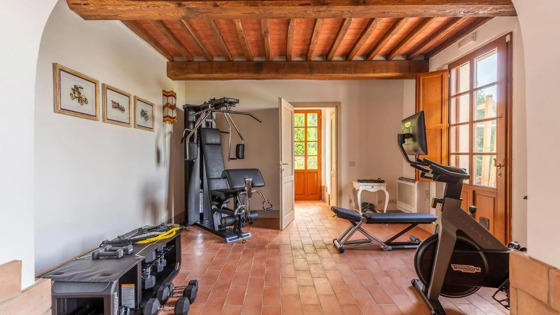 Casa Francia contacts